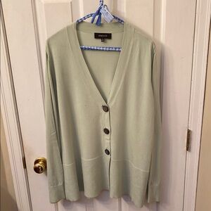 Jones & Co. Women's Green Cardigan Sweater